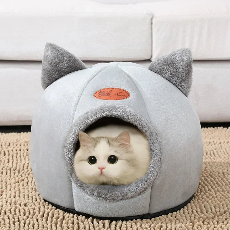 Cosy Winter Cat Cave Bed – Warm Enclosed Pet House