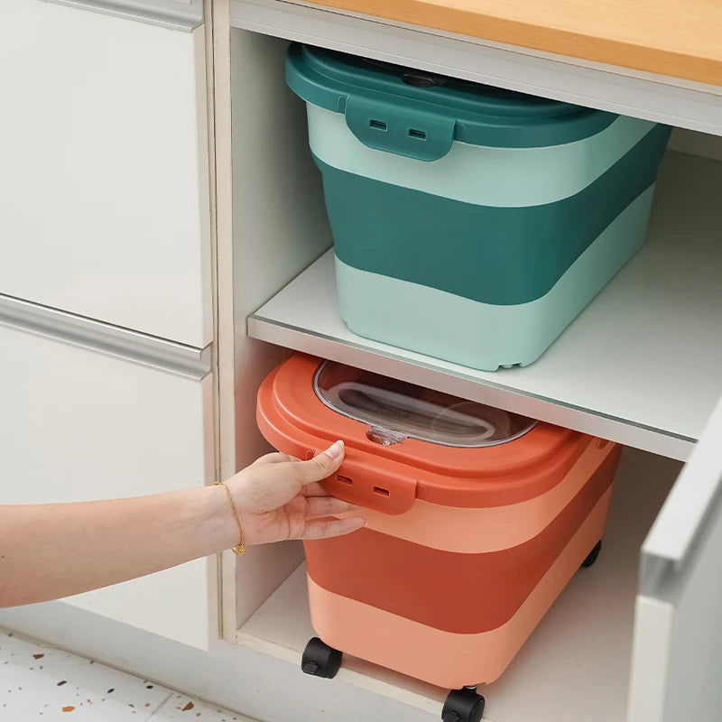 Collapsible Pet Food Storage Container – Airtight & Foldable